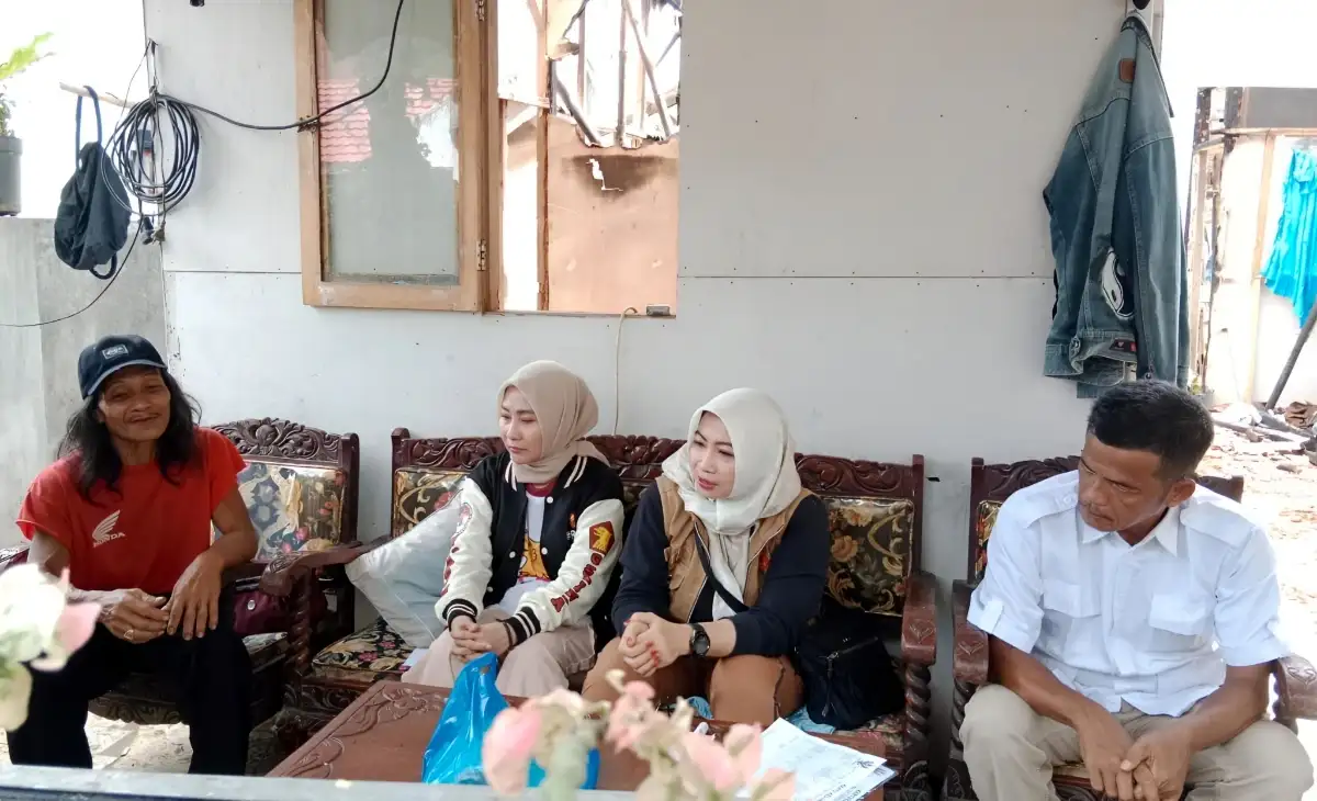 Mayang Suri Djausal Sambangi Keluarga Korban Kebakaran di Tanjungkarang Pusat