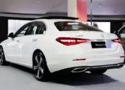 Mercedes-Benz C200 Avantgarde Line Hadir dengan Panoramic Sliding Sunroof di Indonesia 13 Mercedes-Benz C200 Avantgarde Line Kini Dilengkapi Panoramic Sliding Sunroof