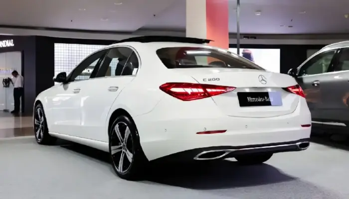 Mercedes-Benz C200 Avantgarde Line Hadir dengan Panoramic Sliding Sunroof di Indonesia