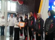 Pemprov Lampung Serahkan Bonus Tali Asih untuk Atlet Peraih Medali di PON Beladiri 2025