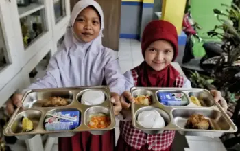 Program Makan Bergizi Gratis Dorong Produksi dan Distribusi Pangan Nasional, Bukan Pemicu Kenaikan Harga 3 Program MBG Tingkatkan Produksi dan Distribusi Pangan Tanpa Dorong Kenaikan Harga