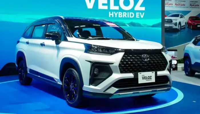 Toyota Luncurkan New Veloz Hybrid EV di GJAW 2025, Harga Spesial Rp299 Juta hingga Desember