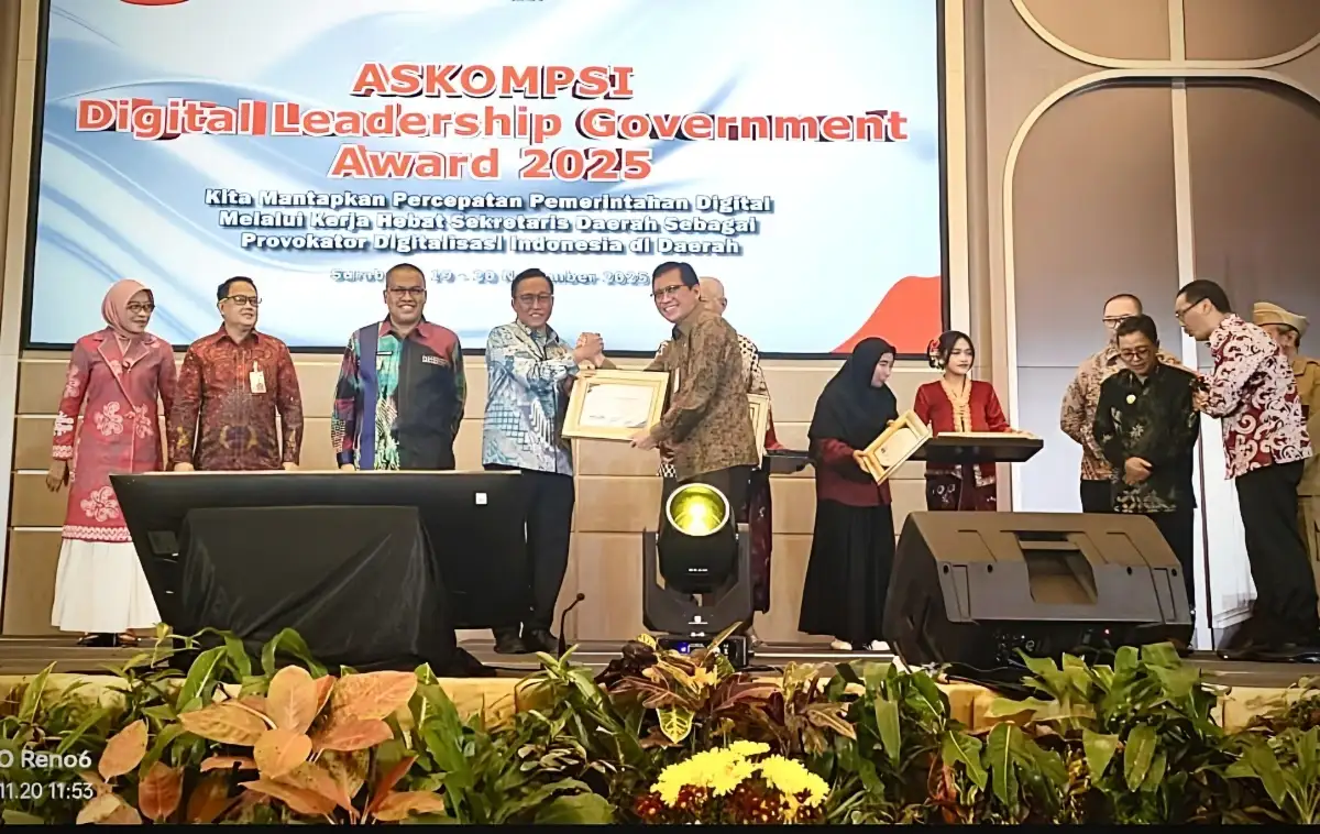 Sekdaprov Lampung Dinobatkan sebagai Sekda Terbaik di Askompsi Digital Leadership 2025
