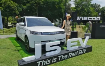 Perbedaan Jaecoo J5 EV Premium dan Standard: Beda Rp50 Juta, Fitur Makin Lengkap di Varian Tertinggi 3 Selisih Rp50 Juta, Ini Bedanya Varian Jaecoo J5 EV dari Sisi Fitur dan Spesifikasi