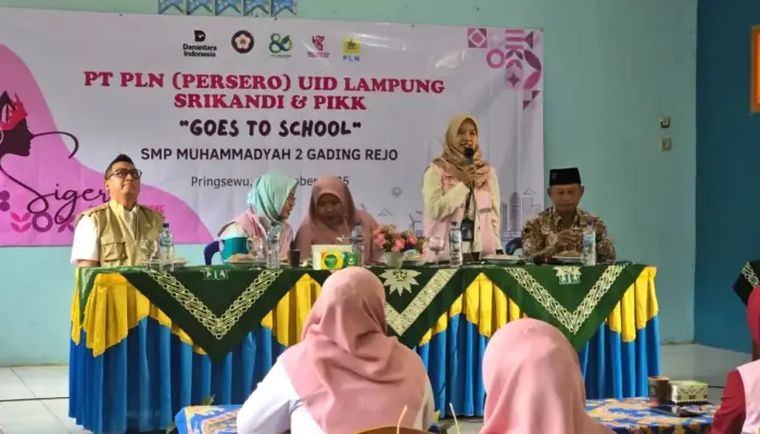 Srikandi dan PIKK PLN Lampung Ajak Pelajar SMP Muhammadiyah 2 Gadingrejo Melek Kelistrikan dan Literasi Digital