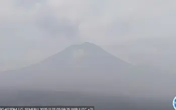 Status Semeru Pagi Ini: Asap Putih 1000 Meter, 36 Letusan Tercatat Hingga Jam 6