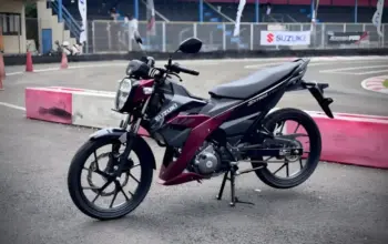 Suzuki Satria 2025 Resmi Mengaspal di Indonesia, Hadirkan Fitur ABS, Keyless, dan Konektivitas Canggih 3 Suzuki Satria Pro Hadir dengan Fitur ABS dan Keyless, Ini Update Harga Terbarunya
