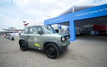 VinFast Hadirkan Skema Langganan Baterai, Bikin Mobil Listrik Kian Terjangkau di Indonesia 3 VinFast Tawarkan Skema Langganan Baterai, Bikin Mobil Listrik Makin Terjangkau dan Praktis