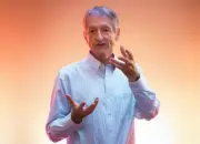 Jeda Menuju AGI Semakin Singkat, Geoffrey Hinton Peringatkan Risiko Pengangguran Massal 10 Bapak AI Geoffrey Hinton Prediksi Masa Depan: Semua Profesi Bisa Digantikan AI