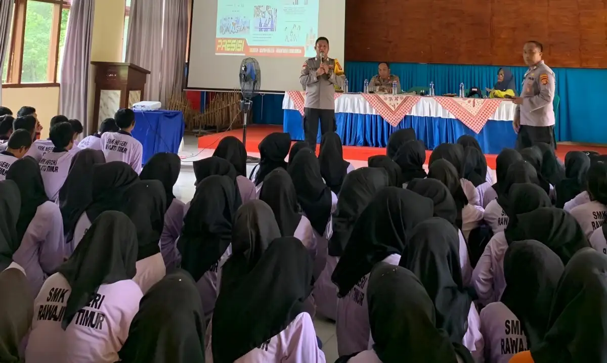 Binmas Polsek Rawajitu Selatan Gelar Sosialisasi Anti-Bullying dan Cegah Kenakalan Remaja di SMKN Rawajitu Timur