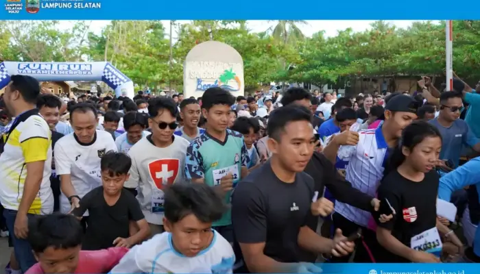 FUN RUN TARKAM Kemenpora 2025 di Sanggar Beach Pecahkan Rekor Peserta, Ribuan Warga Tumpah Ruah di Pesisir Kalianda
