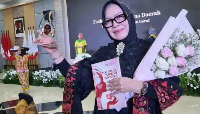 Guru Besar UIN Raden Intan Lampung, Prof. Dr. Hj. Nirva Diana, M.Pd., Raih Penghargaan Perempuan Inspirasi Indonesia 2025 dari IPEMI