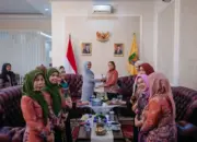Ni Ketut Dewi Resmi Ditunjuk sebagai Plt Ketua TP PKK Lampung Tengah 10 Istri Gubernur Keluarkan Surat Tugas, Ni Ketut Dewi Pimpin TP PKK Lampung Tengah