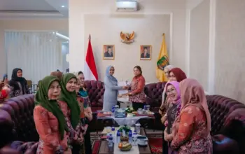 Ni Ketut Dewi Resmi Ditunjuk sebagai Plt Ketua TP PKK Lampung Tengah 3 Istri Gubernur Keluarkan Surat Tugas, Ni Ketut Dewi Pimpin TP PKK Lampung Tengah