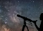 Langit Desember 2025 Dipenuhi Keajaiban: Meteor Gemilang & Fenomena Solstis