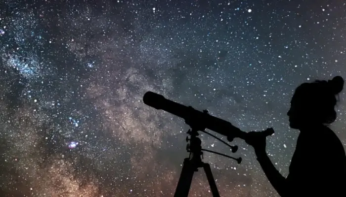 Langit Desember 2025: Meteor Gemilang & Solstis Menyapa, Penutup Tahun yang Spektakuler