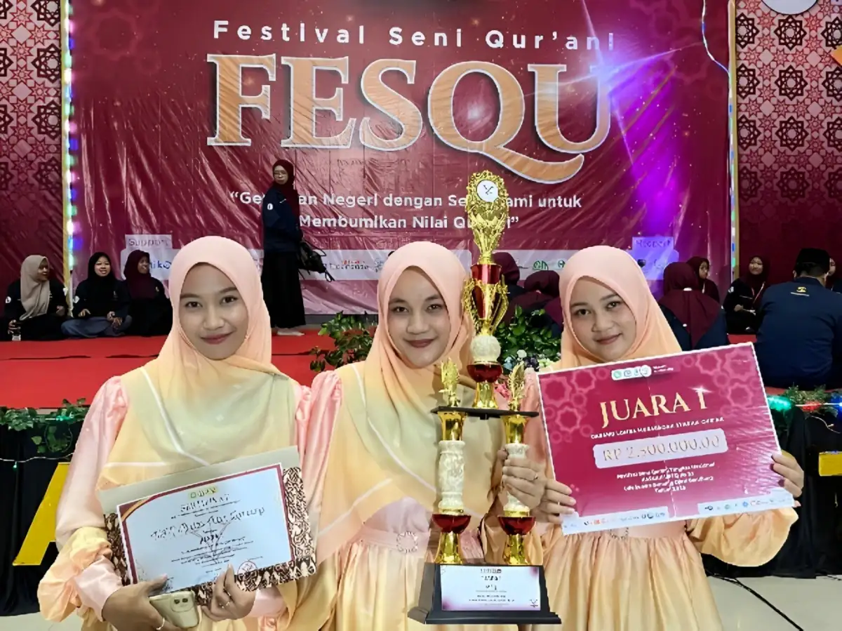 Mahasiswa UIN Raden Intan Lampung Sabet Juara I Syarhil Quran Nasional di FESQU 2025 Bandung
