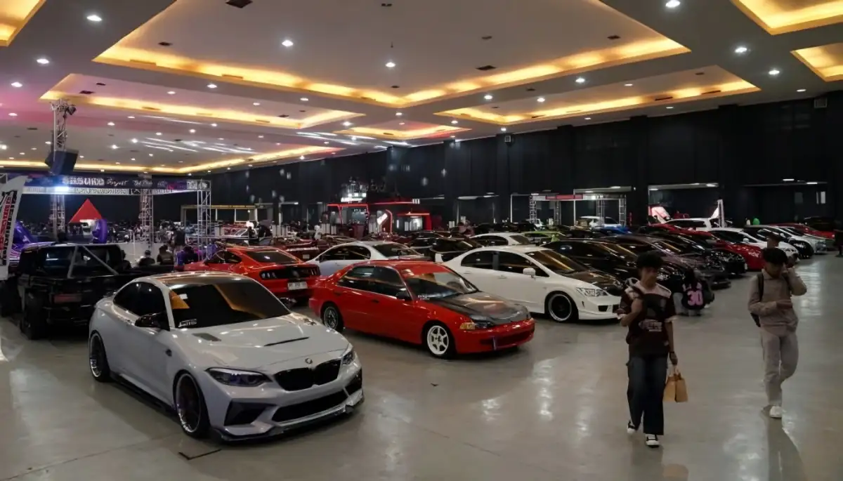 Ratusan Mobil Modifikasi Tunjukkan Kreativitas di Blackauto Battle The Final 2025 Yogyakarta