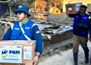 Relawan PNM Turun Langsung Salurkan Bantuan dan Kuatkan Korban Bencana di Aceh