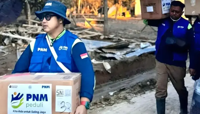 Relawan PNM Turun Langsung Salurkan Bantuan dan Kuatkan Korban Bencana di Aceh