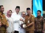 UIN Raden Intan Lampung Raih Anugerah Keterbukaan Informasi Publik 2025 dari Gubernur Lampung 15 UIN Raden Intan Lampung Sabet Penghargaan Keterbukaan Informasi Publik 2025 dari Gubernur