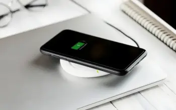 Ponsel Lemot Saat Wireless Charging? Begini Cara Mengatasinya 5 Wireless Charging Bikin HP Lemot? Simak Cara Atasinya!