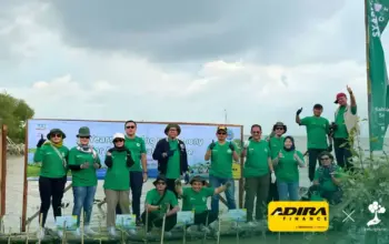 Adira Finance Tanam 350 Pohon Mangrove di Dusun Tangkolak, Karawang