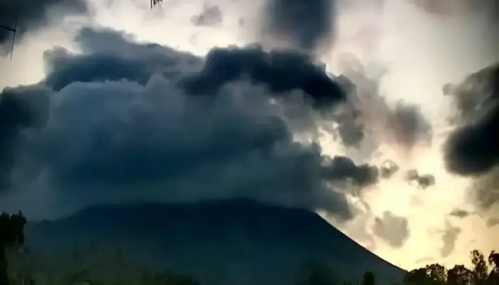 Aktivitas Gunung Merapi Masih Fluktuatif, Guguran Lava Teramati Hingga 2 Kilometer