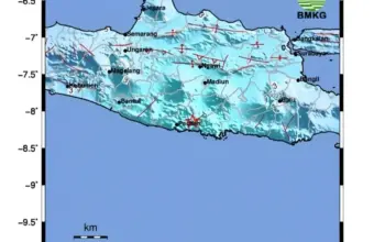 Gempa Magnitudo 5,7 Guncang Pacitan, Jawa Timur, Getaran Terasa Hingga Jawa Tengah dan Bali 3 BMKG: Gempa M5,7 di Pacitan Tidak Berpotensi Tsunami, Getaran Terasa Hingga Jogja, Jateng, dan Bali