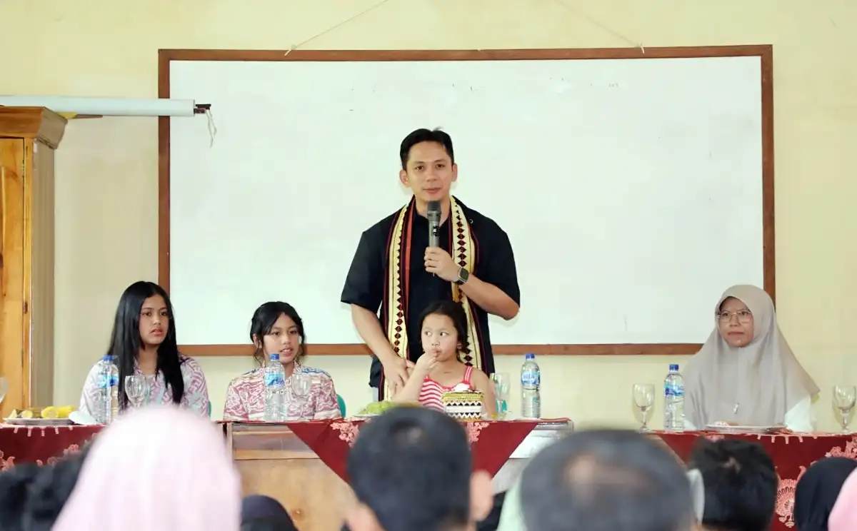 Bupati Radityo Egi Sambangi Sekolah Luar Biasa di Sidomulyo