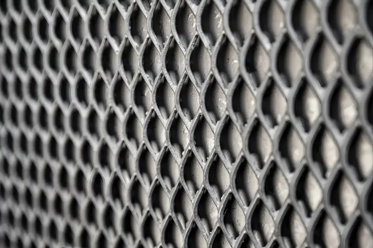 Distributor Besi Expanded Metal Andal di Jawa Tengah – Stok Siap Kirim!