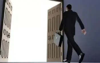 Doa Saat Keluar Rumah: Bacaan Lengkap Salah Satu Doa Sehari-hari