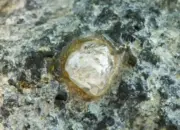 Erupsi Kimberlit Mengangkat Berlian ke Permukaan Bumi