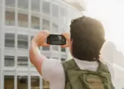 Foto Terganggu Objek? Begini Cara Hapus Orang & Benda Tanpa Aplikasi 12 Gangguan di Foto? Begini Cara Menghapus Benda & Orang Tanpa Pakai Aplikasi!