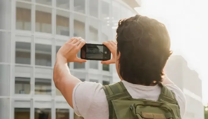 Foto Terganggu Objek? Begini Cara Hapus Orang & Benda Tanpa Aplikasi