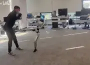 Viral! Robot Humanoid G1 Salah Tendang Instruktur, Reaksinya Bikin Warganet Takjub 16 Heboh! Robot Humanoid G1 Salah Tendang Instruktur, Reaksi Kocaknya Bikin Warganet Salfok