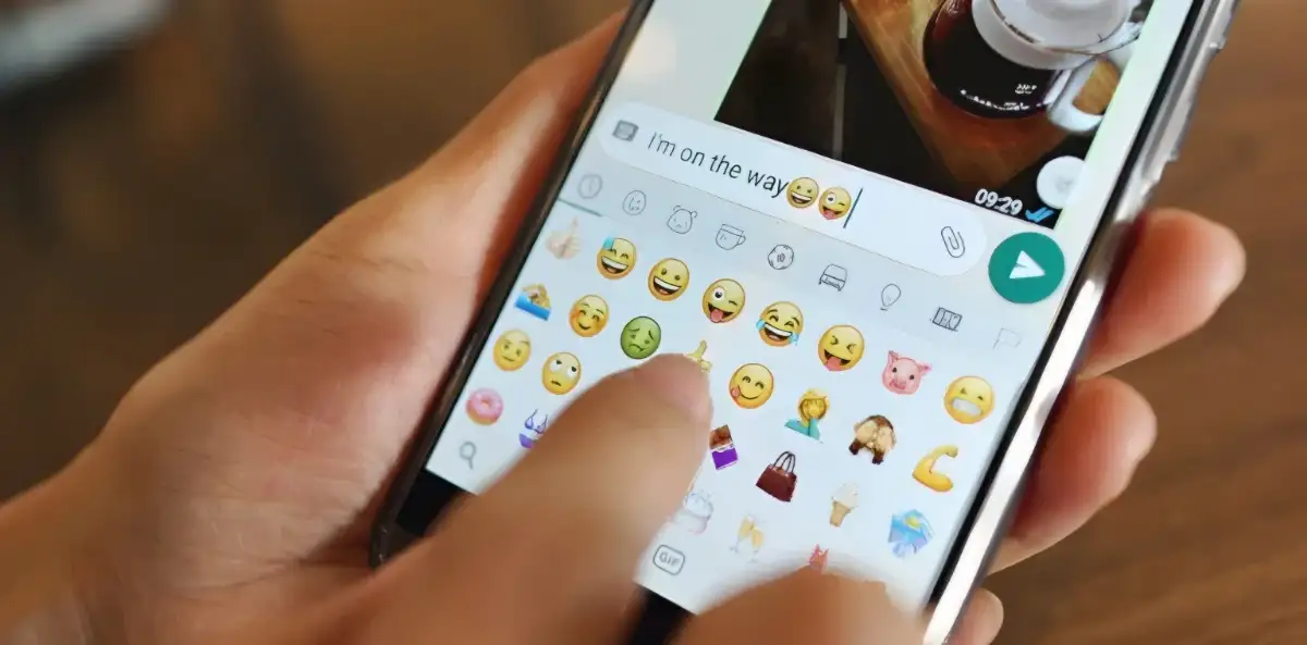 Jangan Salah Kirim! 21 Emoji WhatsApp Terpopuler 2026 dan Artinya
