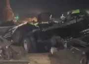 KA Gajayana Tertemper Truk di Kutowinangun, Satu Orang Meninggal Dunia 13 KA Gajayana Tabrak Truk di Kutowinangun, Satu Orang Meninggal Dunia