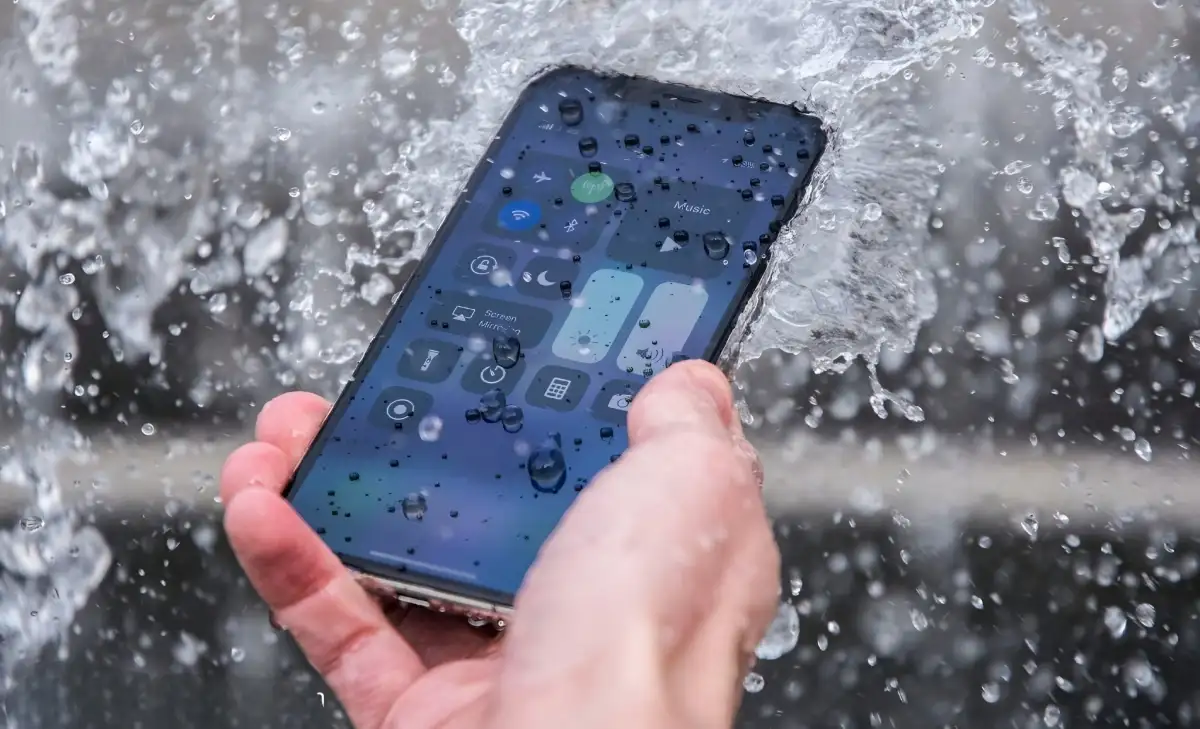 Layar HP Bergerak Sendiri karena Air? Ini Penyebab Ghost Touch dan Cara Mengatasinya