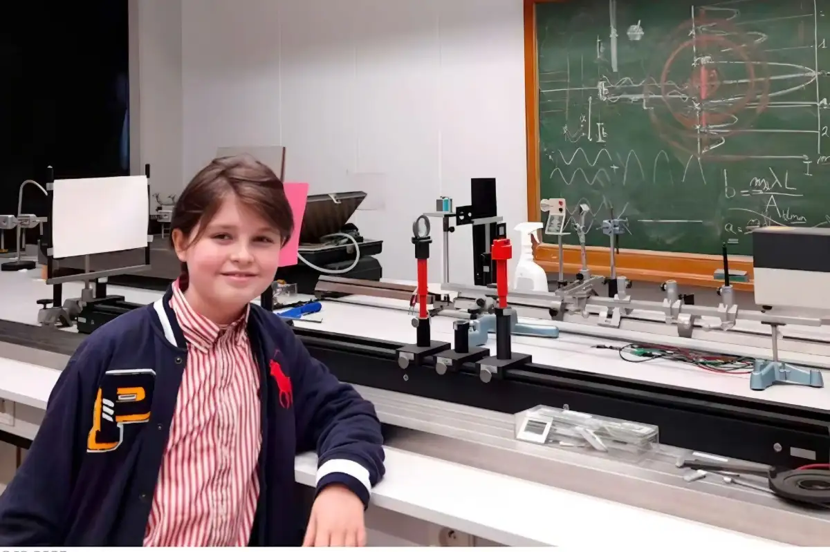 Mengejutkan! Remaja 15 Tahun Raih Gelar Doktor Fisika, Targetkan Ciptakan “Manusia Super”