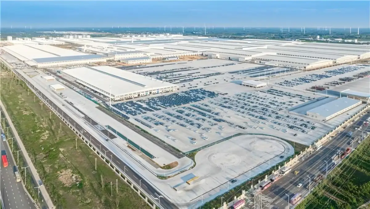 Menyingkap “Jantung” Revolusi EV Global: Mega Pabrik BYD di Zhengzhou