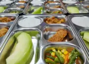 Program MBG Gandeng Petani Lokal, Perkuat Ketahanan Pangan dan Ekonomi Daerah 11 Program MBG Libatkan Petani Lokal untuk Perkuat Ekonomi Daerah