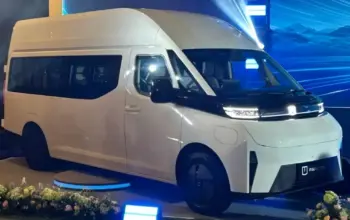 Resmi Naik Kelas sebagai Distributor, Arista Rilis Van Niaga Listrik Farizon SV