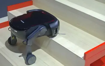 Roborock Saros Rover Mampu Naik Tangga dan Membersihkannya Secara Otomatis!
