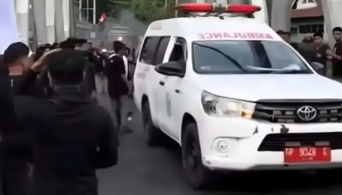 Viral Ambulans Terhambat Aksi Massa di Luwu Utara, Warganet Soroti Akses Kendaraan Darurat