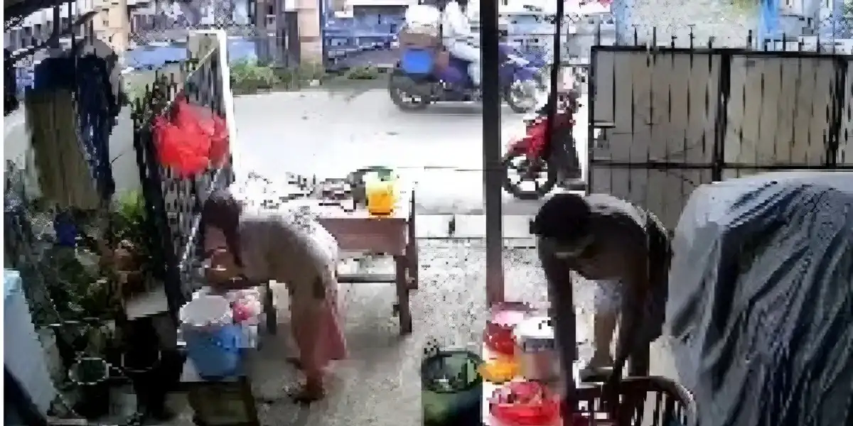Aksi Pencurian Uang Nenek Penjual Nasi Uduk di Bekasi Terekam CCTV, Pelaku Menyamar Jadi Pembeli