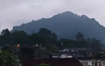 Aktivitas Gunung Merapi Hari Ini: Guguran Lava Capai 1,9 Km ke Kali Boyong