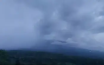 Aktivitas Gunung Semeru Hari Ini, 22 Gempa Erupsi Terekam, Warga Dilarang Mendekati Besuk Kobokan