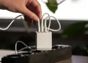 Dampak Fatal Membiarkan Charger HP Tercolok Terus di Stopkontak