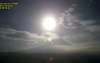 Gunung Semeru Erupsi Pagi Ini, Kolom Abu Tebal Capai 700 Meter Mengarah Timur Laut 5 Erupsi Gunung Semeru, Abu Vulkanik Membumbung 700 Meter ke Timur Laut